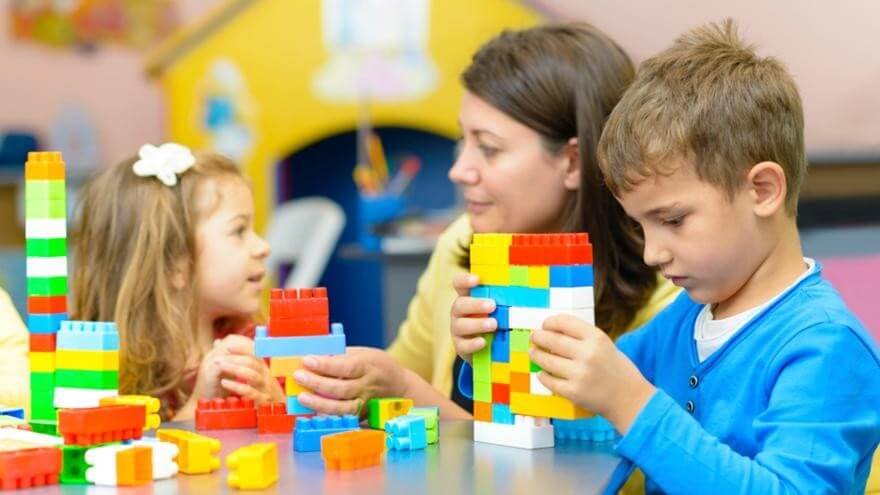 Role of Preschool Teachers in Children s Growth